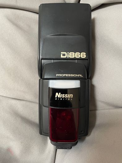 Nissin DI866 speedlite