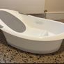 Newborn baby bath Image 2