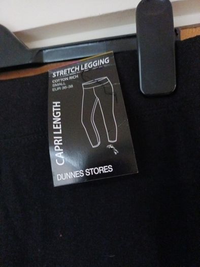 Dunnes  Stores  Capri Length  Leggins.   S. Small  - 10-12. B.N.W.T.