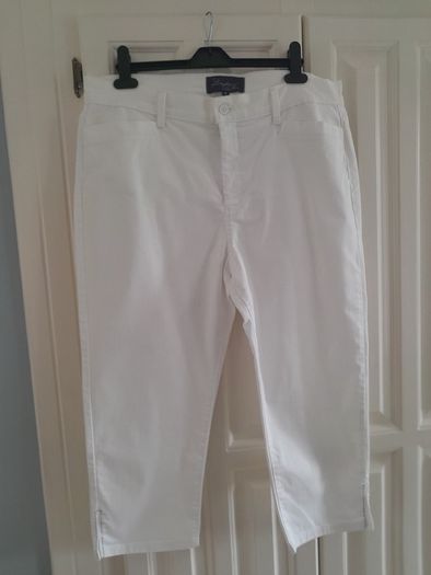NYDJ White Cropped Jeans New
