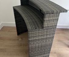 Rattan bar