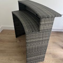 Rattan bar