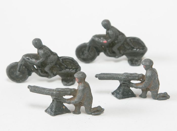 vintage lead soldiers