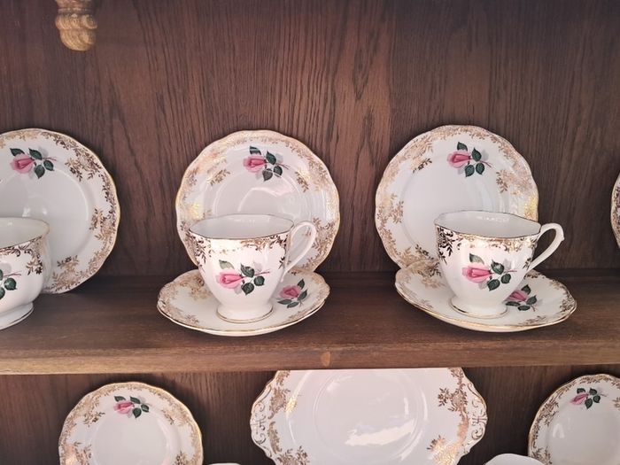 Fine bone china Teaset