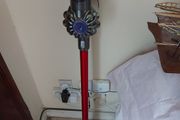 DYSON CYCLONE Vacuum Cleaner, excellent battery and in very good condition