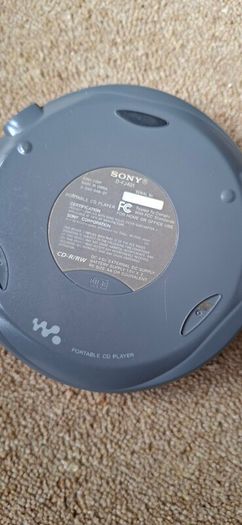 Sony Walkman FM/AM Radio D-FJ401