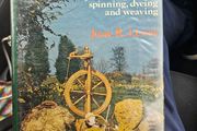 From Fleece to Fabric. A Practical Guide To Spinning,dying,and Weaving. By June R. Lewis. First Edition Hardback With Dustjacket In Good Condition 1983. See Photos For Same.