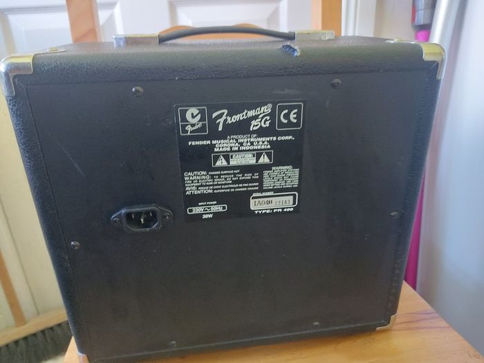 FENDER Frontman 15G Guitar Amp in excellent like new condition, working great
