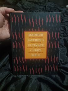 Madhur Jaffrey's Ultimate Curry Bible: the definitive curry cookbook from the... (Hardcover)