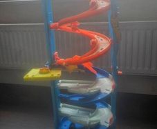 Hot wheels tracks