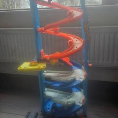 Hot wheels tracks