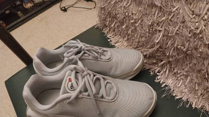 Nike size 4 perfect immaculate were 120