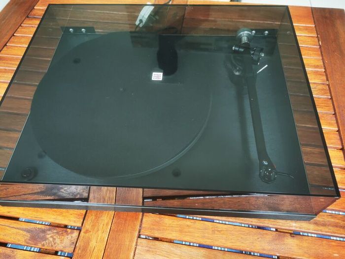 Rega Planar 3 Turntable