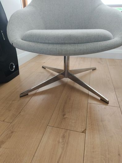 swivel chair