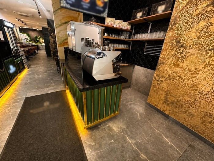 Custom Made Heated food and pastry display counter