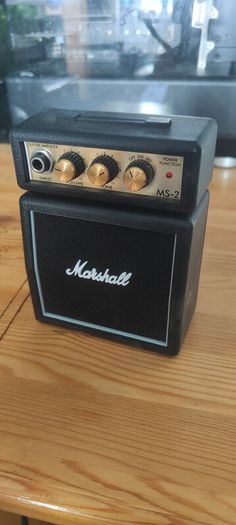 Marshall mini guitar amp