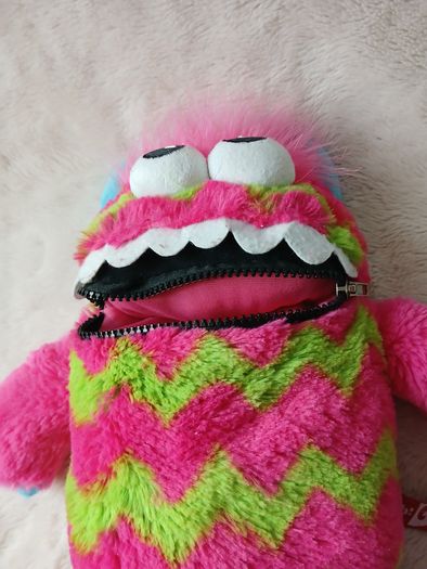 Worry Moster with zip and sensory fidget toys