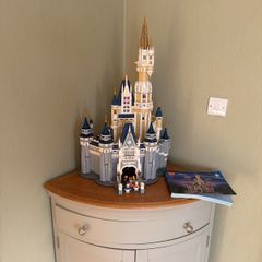 lego  Disney  71040 castle from first launch with manual