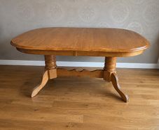 Solid Wood Extendable Dining Table & 5 Chairs