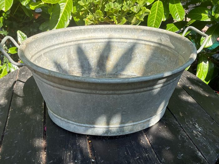 Vintage Galvanised Oval Wash Tub or Planter