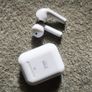 ear buds Image 2