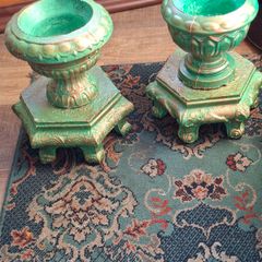 2 Garden Concrete Urns with Removable Bases not too big but beautiful for outside, has draining holes also