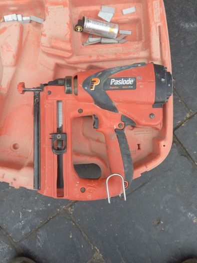Paslode Impulse IM65 F16 nailgun