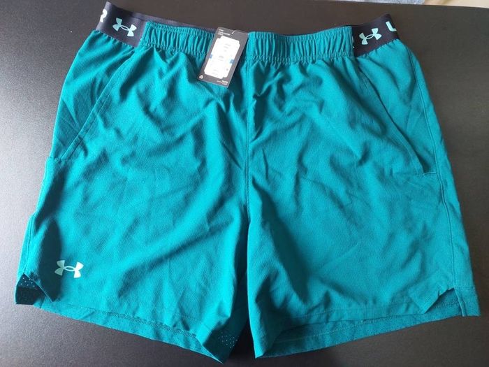 Mens Under Armour Shorts XL Brand New