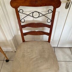 6 Nice wooden chairs