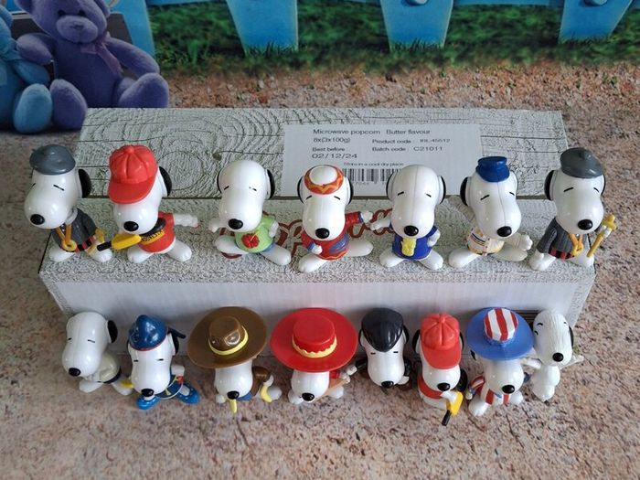 Bundle of Snoopy Dog mini toys M103