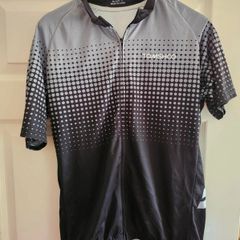 Cycling zip t shirt and padded cycling shorts