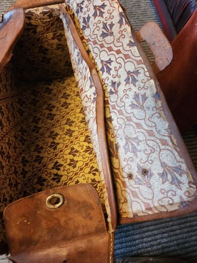 Large heavy duty leather bags plus briefcase.