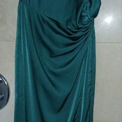 Lillie Rose full length green dress in satin/silk like material