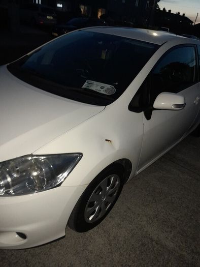toyoa auris van
