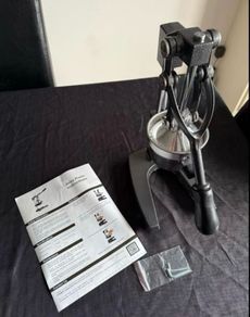 Brand new commercial, professional grade cast iron hand press manual juicer machine, fruit press