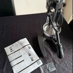 Brand new commercial, professional grade cast iron hand press manual juicer machine, fruit press