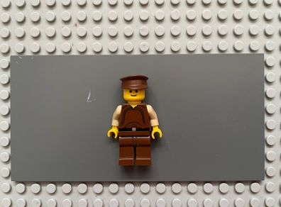 lego Star Wars sw0022 Naboo Security Officer minifigure - Brown Uniform, Yellow Head, Police Hat