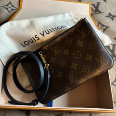 Louis Vuitton Double Zip Pochette