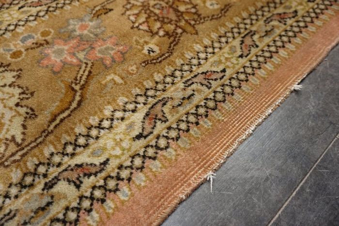 P.ersian Tabriz Signed Rug (TABSIg)