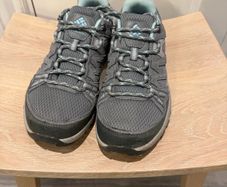 Columbia hiking shoes women size 7