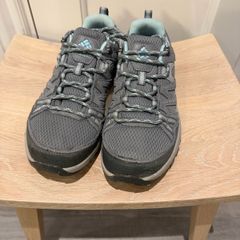 Columbia hiking shoes women size 7