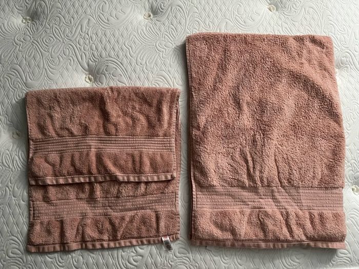 Dunnes bath towels set