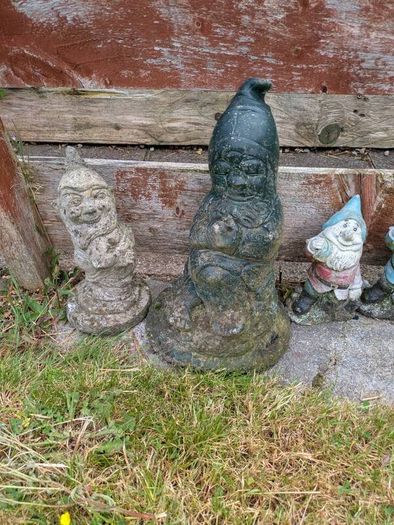garden gnomes