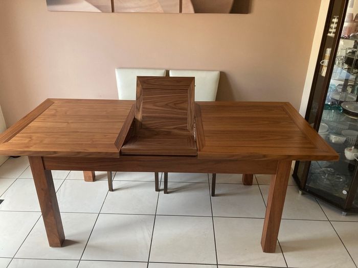 Dining table set