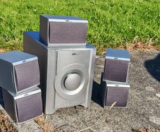 Free acoustic speakers