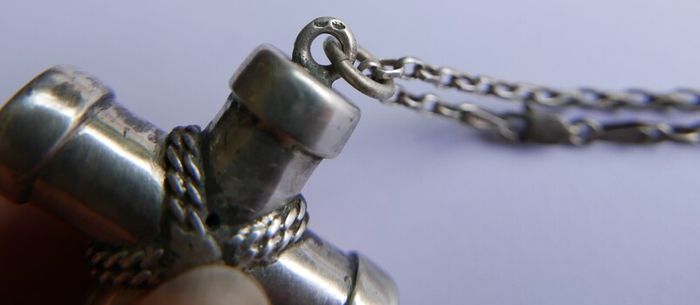 Vintage 925 Sterling Silver large Cross Pendant and Chain length 20" - 22g
