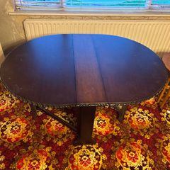 Folding dining room table