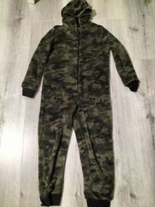 Gorgeous and fluffy camouflage onesie age 6 to 7, 116-122cm