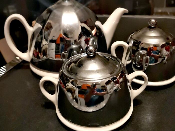 Arklow set with silver metal cozy