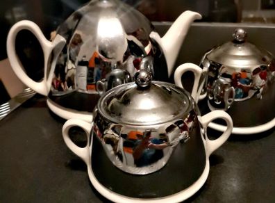 Arklow set with silver metal cozy